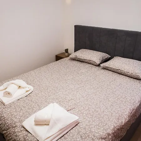 Apartament House Warna