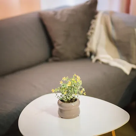 House Apartment *