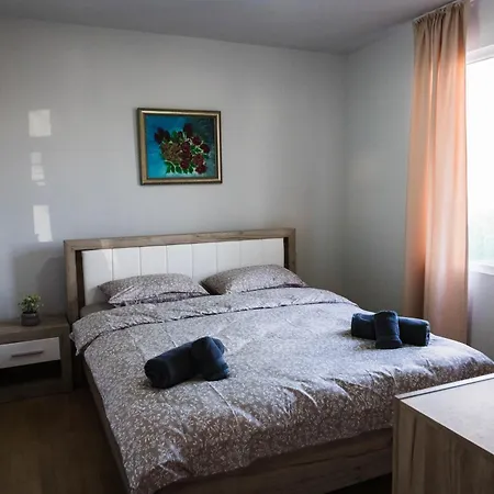 House Apartment *